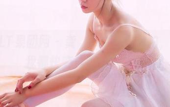 GIRLT果团网 – 龚玥菲的透明私拍，看得我都快变成透明人了！