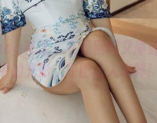 HuaYang花漾 – 在线回味艾静香：浴缸中的光影，原图让人陶醉！