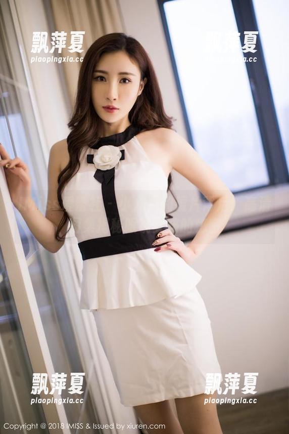 IMiss爱蜜社-小九月 IMiss爱蜜社 - 小九月的镜片背后:高清图集揭秘眼镜女孩的秘密