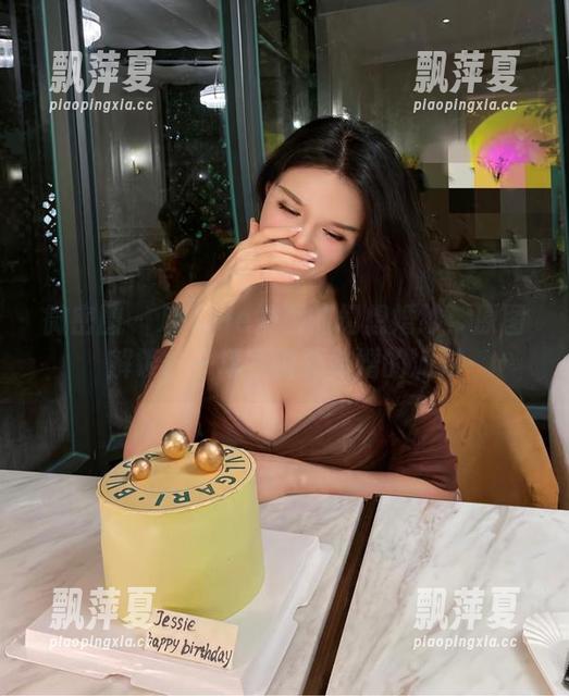 微密圈 - Jessie婕西的幻想婚纱：原图解锁，一场不需要结婚的派对