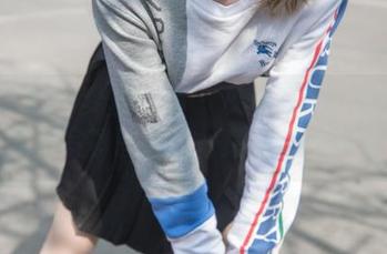 MSLASS梦丝女神 – 灰丝漫游：小漫的免费写真图册，一窥温柔的秘密