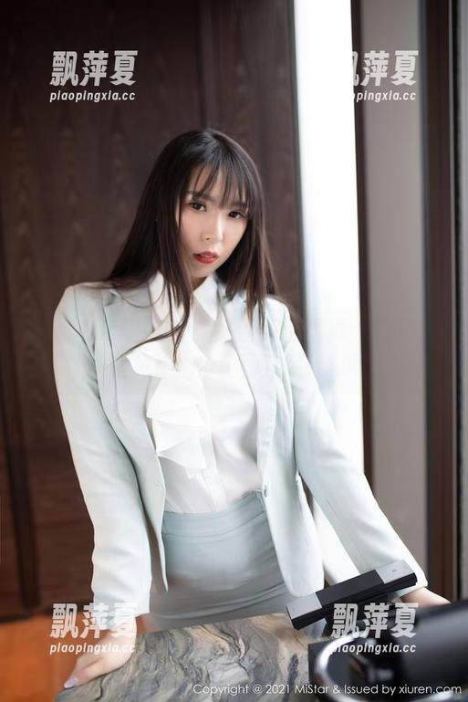 MiStar魅妍社 - 深潜高清写真：跟着大白兔emma畅游泳装梦境