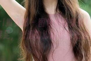 TuiGirl推女郎 – 图包重磅来袭！何奕恋的裸足，光滑的脚趾和阳光的温度