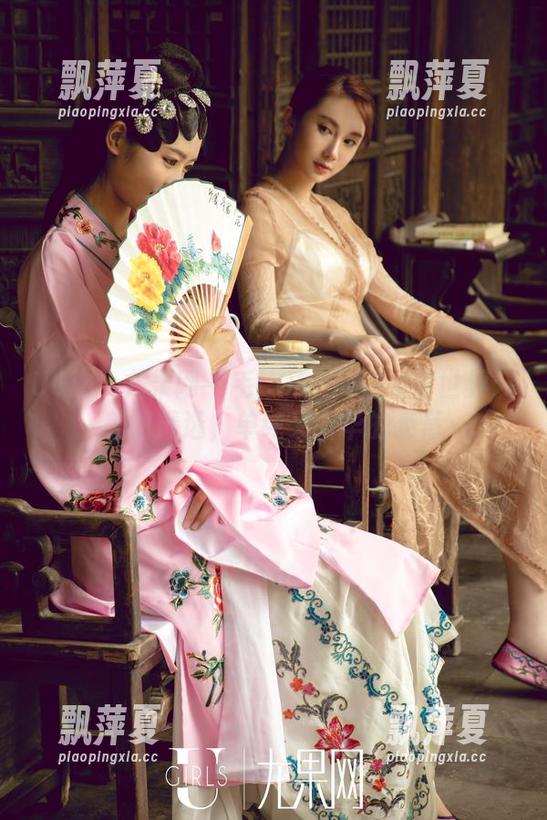 UGirls尤果网 - 毛COCO的白衬衫世界：美图精选，单纯又奢华的矛盾