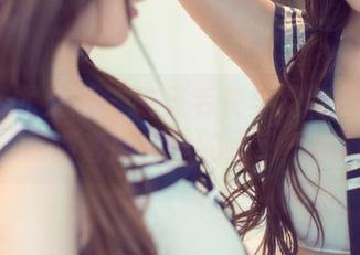 UGirls尤果网 – 唯美毛衣与霓梓心的碰撞：高清套图传递的灵动气息。