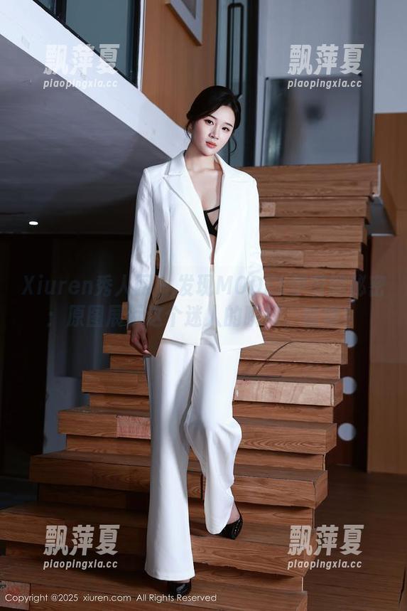 Xiuren秀人网-MODEL伊若 Xiuren秀人网 - 发现MODEL伊若的秘密:原图展示这个迷人的瞬间,哇哦!