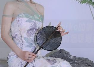 Xiuren秀人网 – 伊思思niko的裤里丝资源：一场视觉与心灵的温暖邂逅