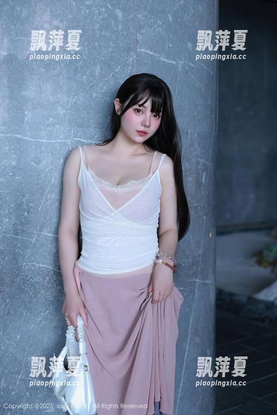 Xiuren秀人网-俞夕梦 Xiuren秀人网 - 精选俞夕梦护士写真:小白鞋子大白云,清新灵动!
