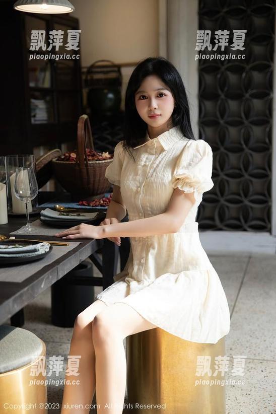 Xiuren秀人网-养乐多Doll Xiuren秀人网 - 当养乐多Doll遇上夏天:图库中高清的阳光和夏日的慵懒!