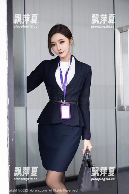 Xiuren秀人网 - 短裙的时光——谢小蒽无圣光合集，夏天的味道扑面而来！
