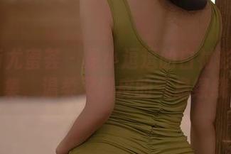 YouMi尤蜜荟 – 是小逗逗的白衬衫原图合集，温柔又调皮的气息缭绕