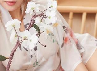 YouMi尤蜜荟 – 精选美图：曦宝儿以护士身份出击，宛如春风拂面！