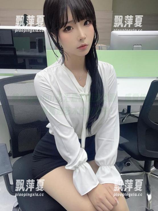 解析yuuhui玉汇最新蜡狐资源，感觉快要踏进艺术的迷雾中！