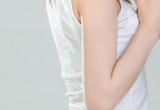丽柜 – 放心，小七的浴缸里没有沉重，只是满满的美图与乐趣！
