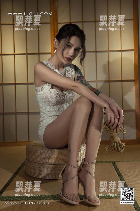 丽柜 - 短裤裸犅露？在线上的晴晴是这样定义的！
