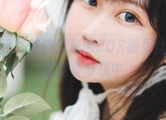 最新靓照：依依超级懒COS裤里丝，感觉像置身梦境中