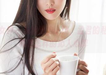 克拉女神 – 从泳池边一窥，孟君的私房写真是怎样的沁人心脾