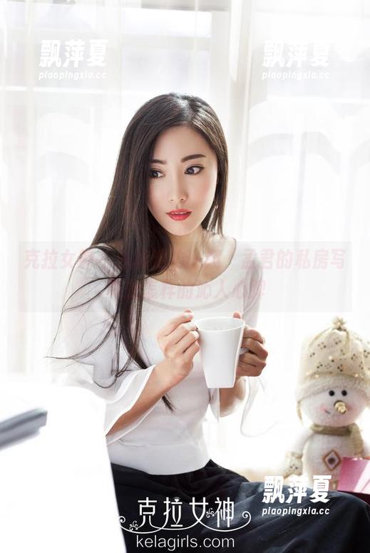 克拉女神 - 从泳池边一窥，孟君的私房写真是怎样的沁人心脾