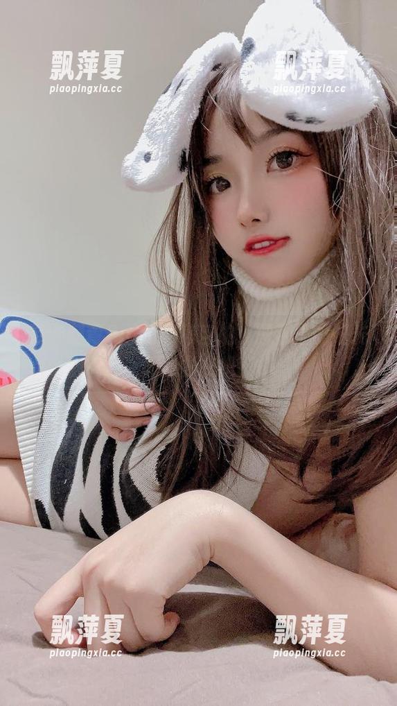 打卡刺青Poi的私房自拍，图包里的阳光和阴影交织！
