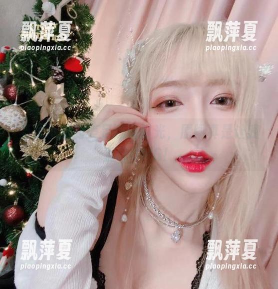当啾小妍的美足邂逅阳光，原图真是让我直呼OMG！