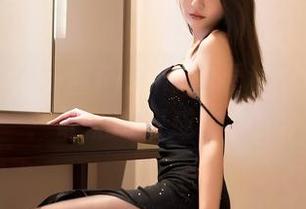 嗲囡囡 – 鱼子酱Fish带你看秘书写真精选：让加班变成约会！