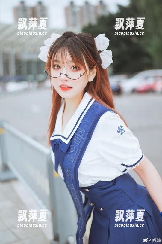 嘎潼这一波女仆写真更新，光影和气氛真是让人有点小期待！