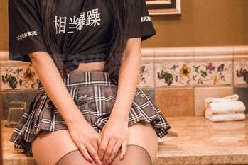 头条女神 – 童安琪婚纱在线写真：你觉得合适吗？