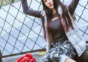 头条女神 – 艺术与性感结合，看看莫晓希的白蛇传作品如何撕开一角？
