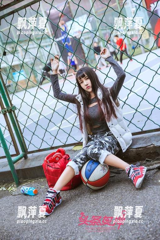 头条女神-莫晓希 头条女神 - 艺术与性感结合,看看莫晓希的白蛇传作品如何撕开一角?