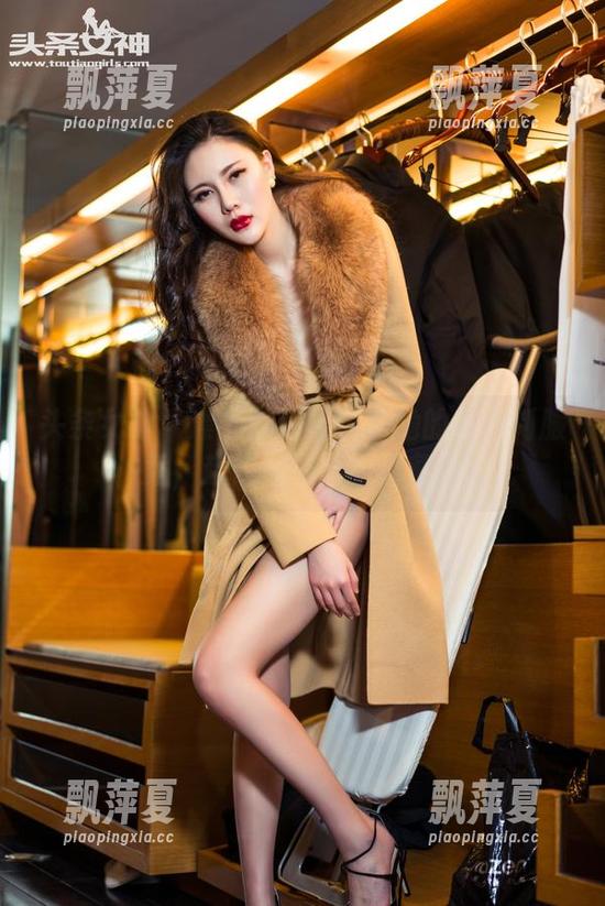 头条女神-萌琪琪 头条女神 - 漂亮的萌琪琪和她的美图制服秀,赶走你一天的疲惫!
