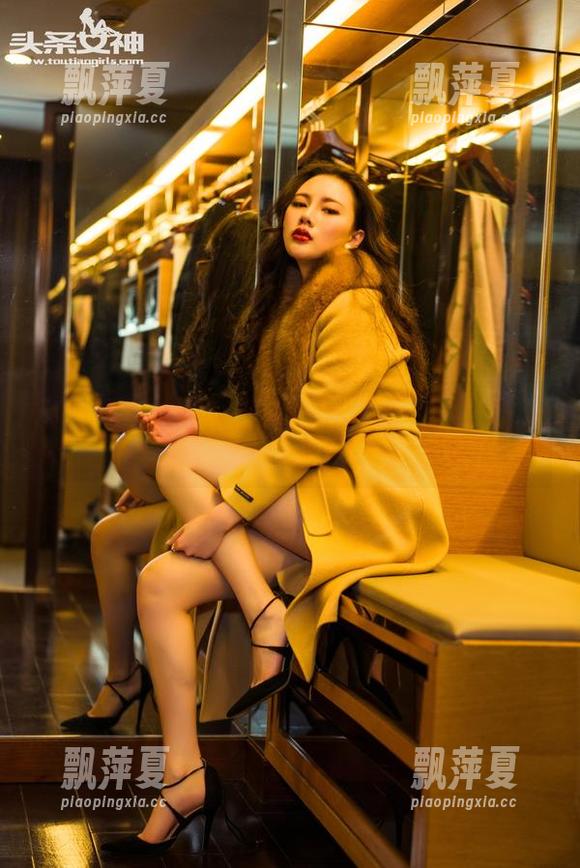 头条女神 - 萌琪琪的神秘自拍合集：这些图片让人忍不住想猜想