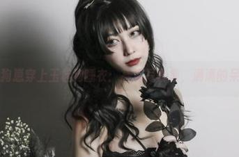 当奇行家狗崽穿上玉桂狗睡衣：高清写真集，满满的呆萌指数！