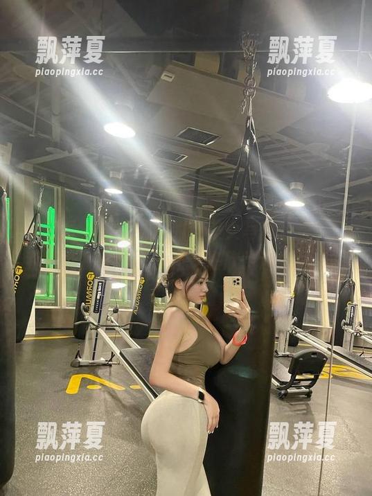 微密圈 - 奶宝妹纸豹纹美女写真合集，让我怀疑我在看艺术还是在欣赏迷人身姿。