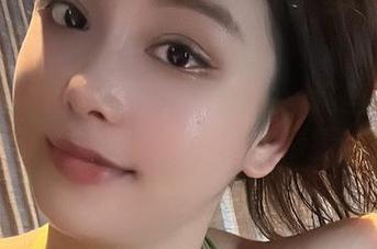 微密圈 – 黑色比基尼的奶雯：这些作品暗藏多少潜台词？快来猜猜！