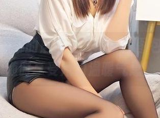 小女巫露娜的居家小天地——图包下载，随时享受她的温暖气息！