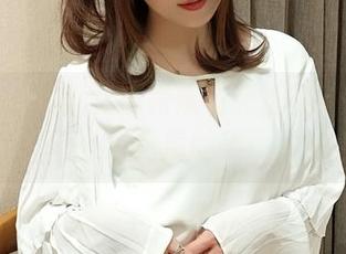 傲慢小姐姐小女巫露娜与无圣光：见证每一个角度的美！