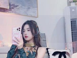 小小奶瓶儿的“白开水毛衣定制版”作品，高清里藏着千言万语