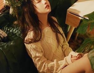 看小鹿鹿shika的礼服写真，壁纸都羞愧得不敢与之争锋！