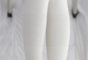 少女秩序 – 小葵的全套作品，白裙在阳光下闪闪发光，真让人有点心动。