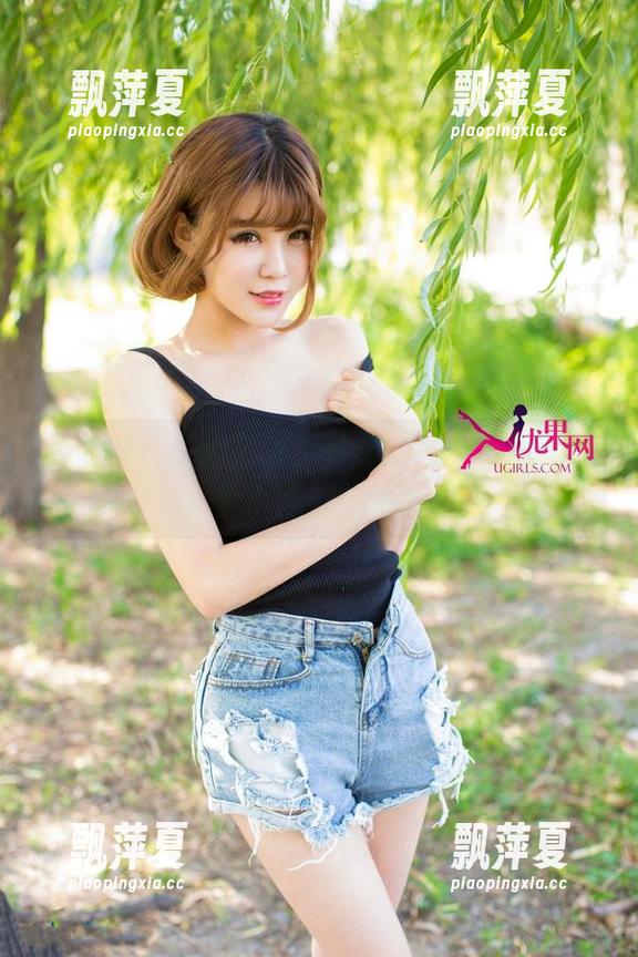 尤果网 - 在天台上，叶希的写真作品让整个小区都围观！