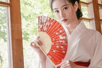 年年Nnian的浪漫cos，细腻到可以听见心跳的声音