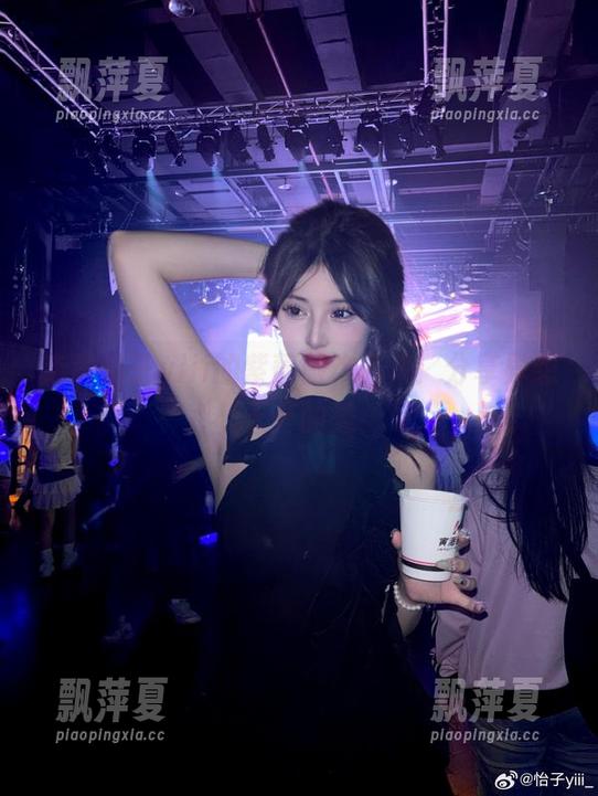 走进怡子yiii的紫蔷薇作品集：分享异想天开的美
