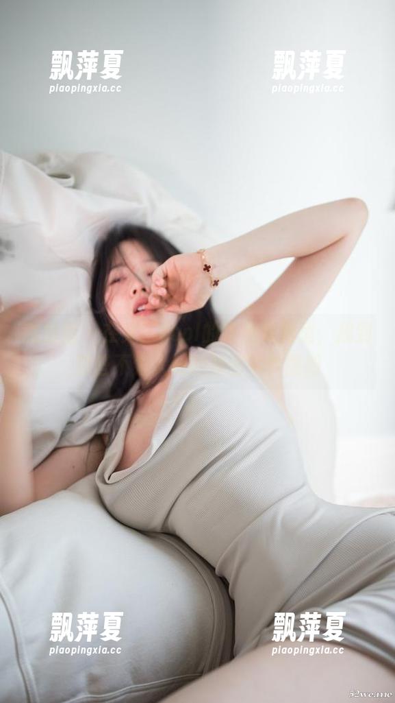 微密圈 - 在文茜cool的粉色系列里，找到那些不为人知的秘密写真图册