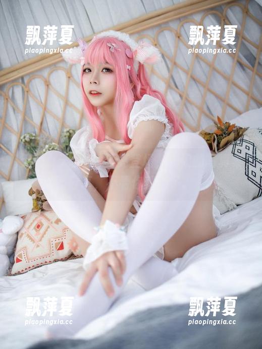 无颜小天使wy闪亮登场，姐姐的写真集分享，不看你就亏了。