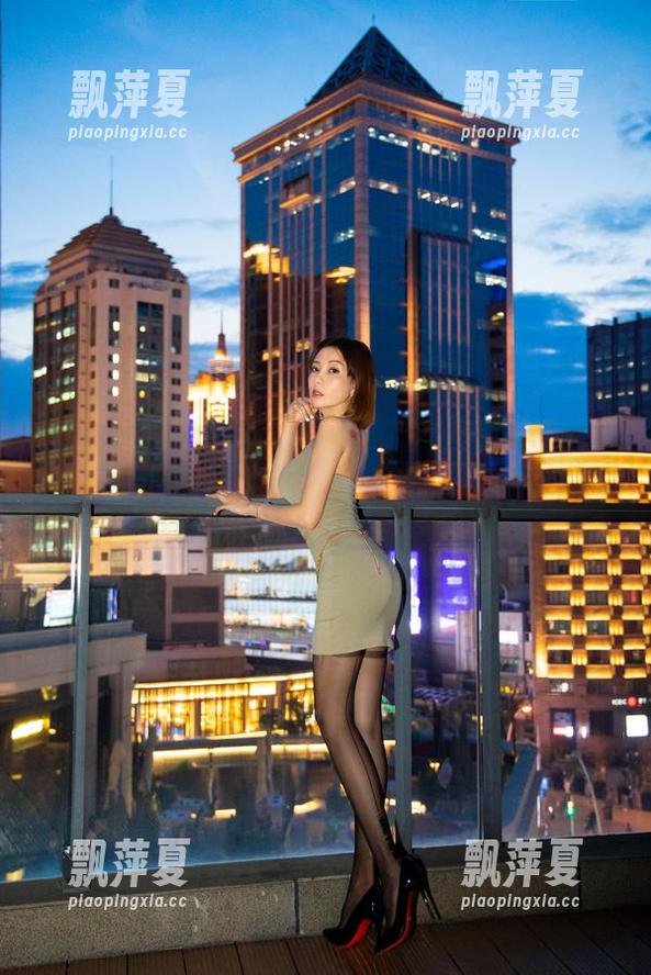 微密圈 - 福利来了！果儿Victoria红底高跟图集，真心不容错过
