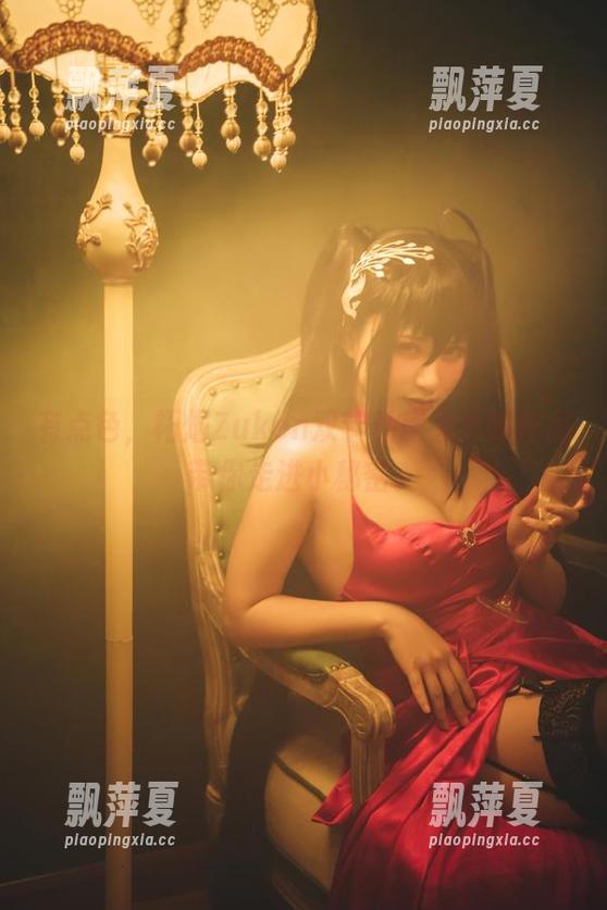 有点色，柘烟Zuken双节私房兔女郎作品带你走进小秘密。