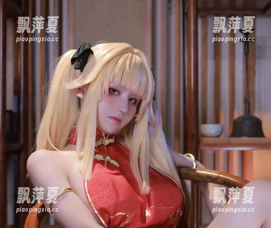 桜满三时 感觉有点儿不真实,桜满三时作品图包中的大凤恋慕伴侣。
