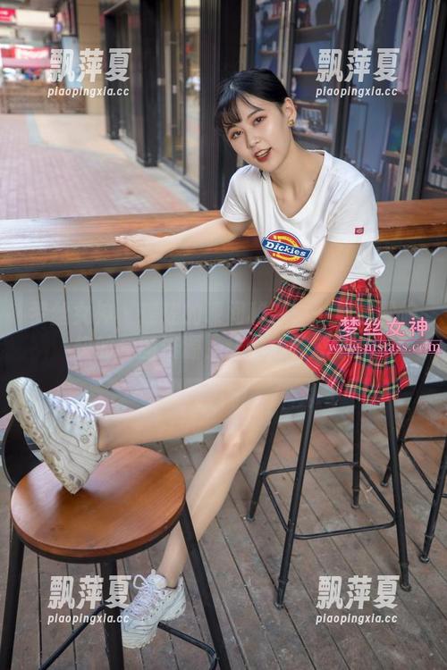 梦丝女神-瑶瑶 梦丝女神 - 瑶瑶的课间秘密:一组轻松愉快的套图资源,让你心花怒放!