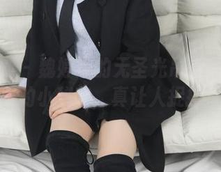 梦丝女神 – 魏婷婷的无圣光吊带合集：光影下的小秘密，真让人捉摸不透
