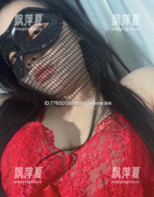 微密圈 - 看了楚楚不吃鱼的御姐风图集，感觉自己也变得高贵了，马上下载！不然就亏大了！